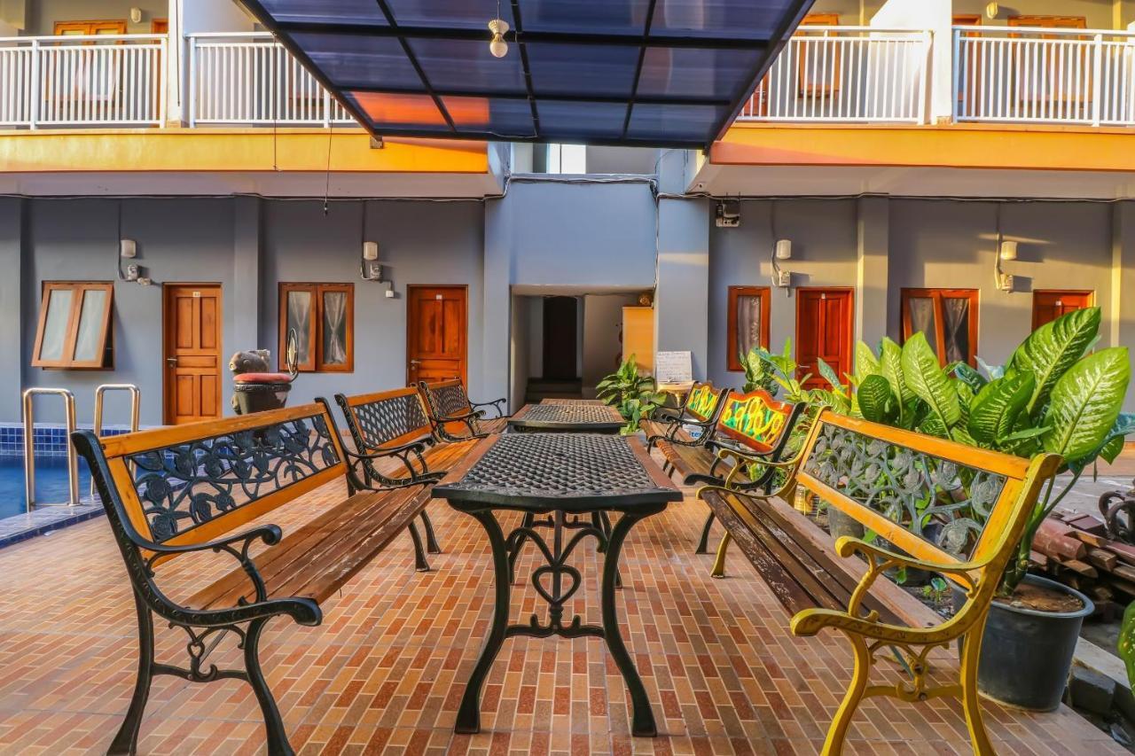 Oyo 1670 Likko Inn Denpasar Extérieur photo